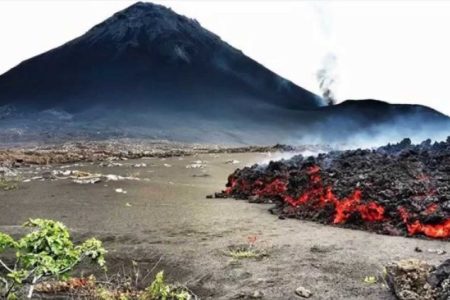 Full day tour: Active Volcano – Fogo Island