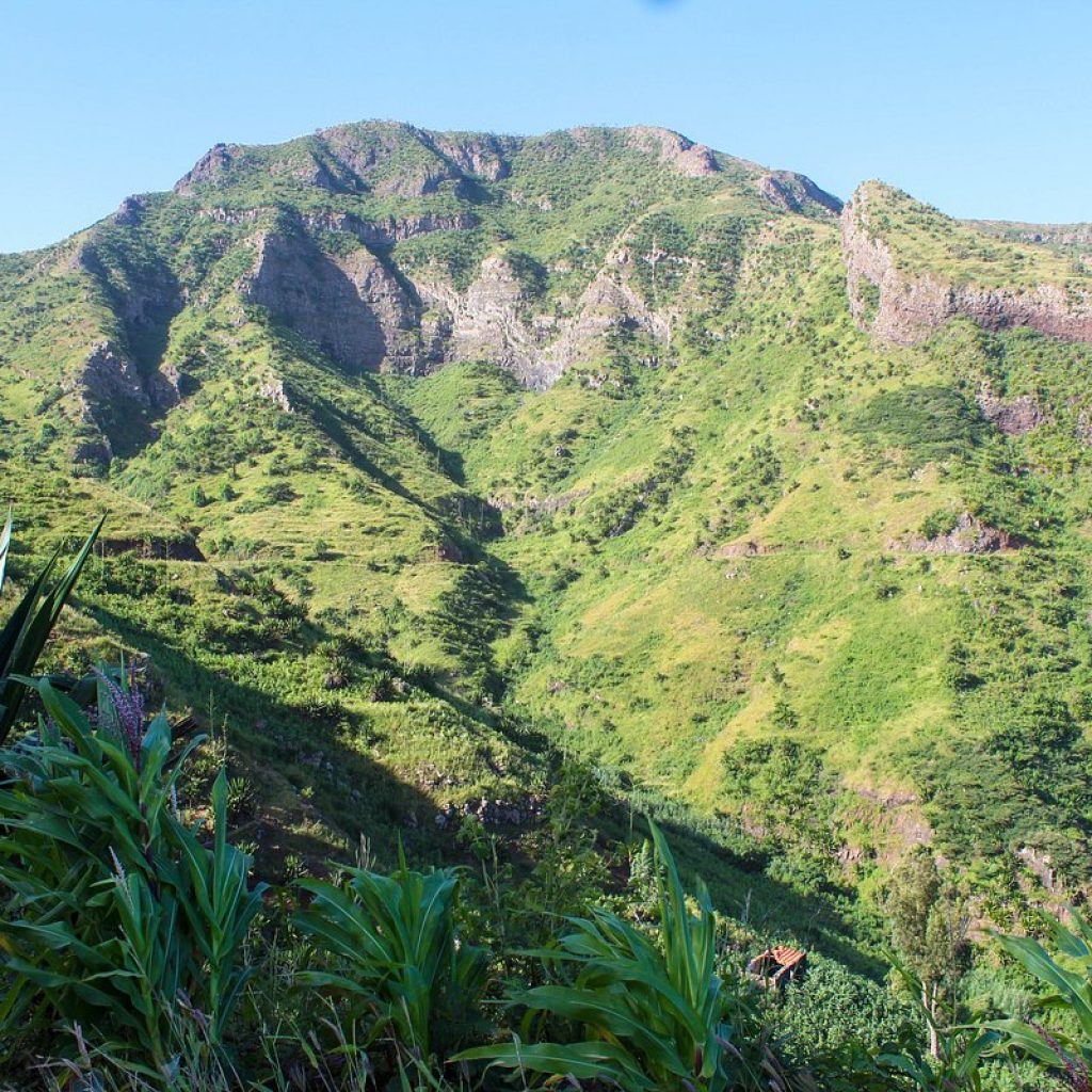 hiking-around-serra-malagueta