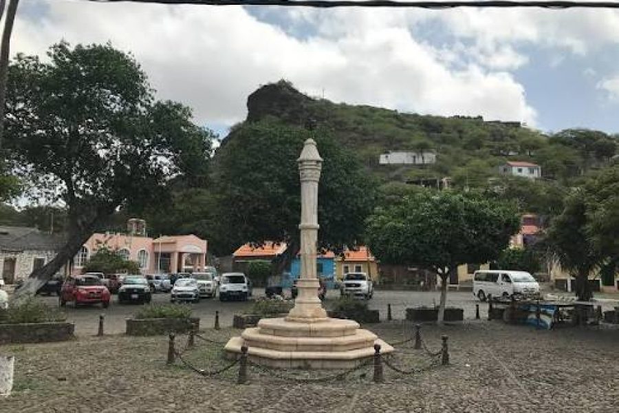Cidade Velha Walking Tour: Professional Photo Memories
